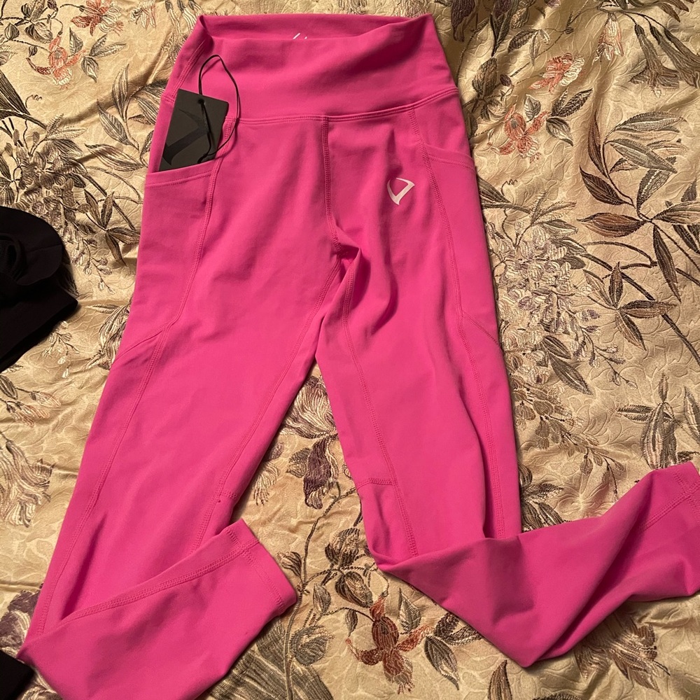 Violate the dress code leggings